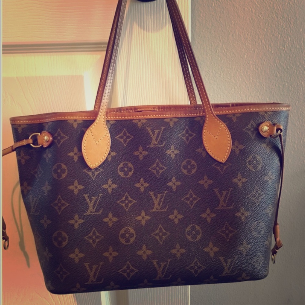 Neverfull PM.  Authentic. In excellent condition